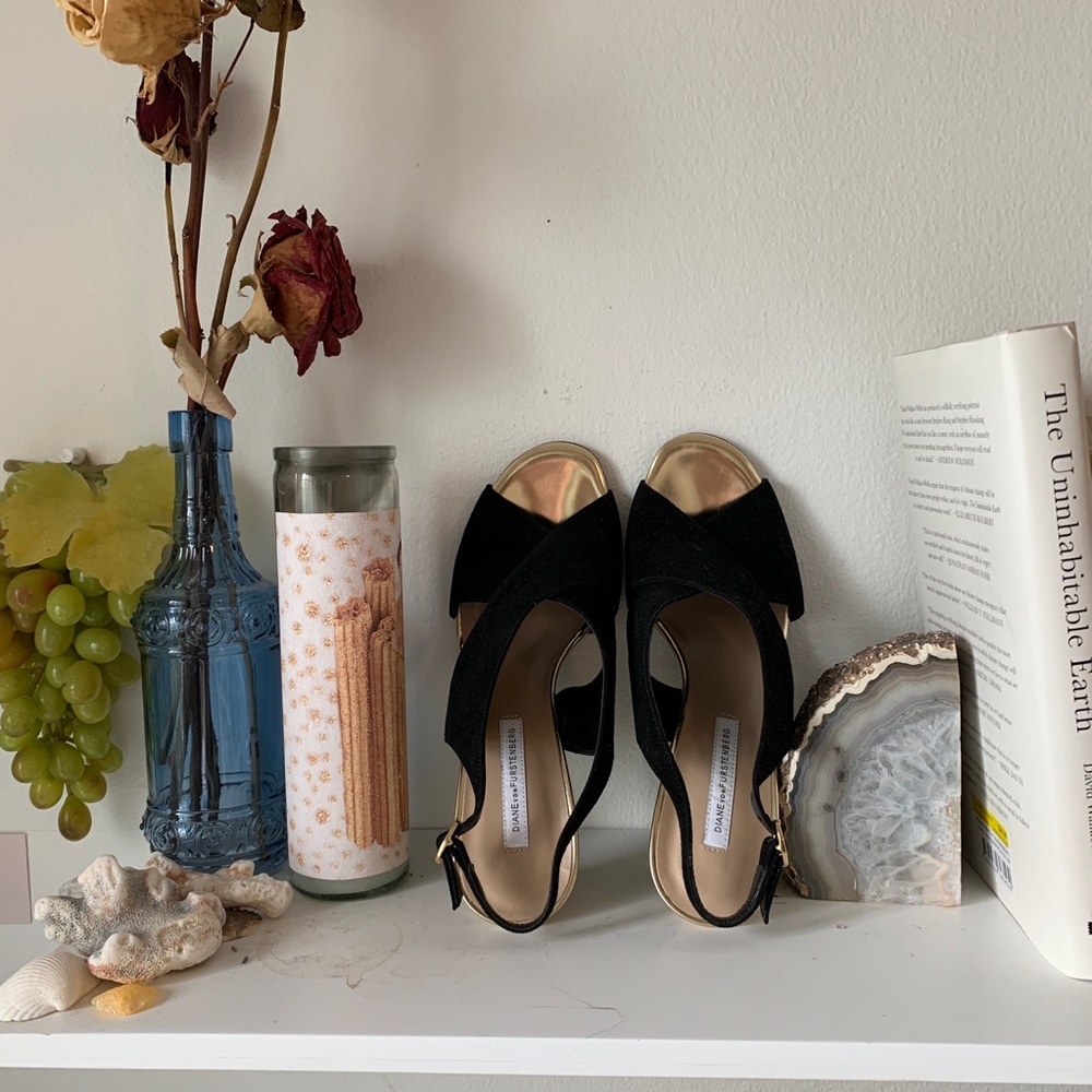 DIANE VON FURSTENBERG gold heel black heels NEW